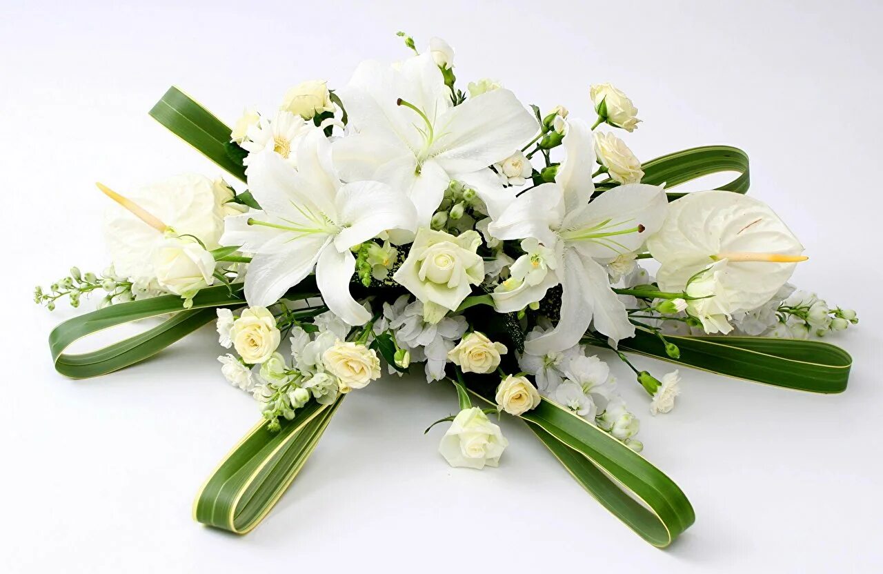 Днем рождения лилия поздравления красивые. Писабай букет лилии. Букет белых лилий. С днём рождения Лилия. Поздравления с днём рождения лилии.