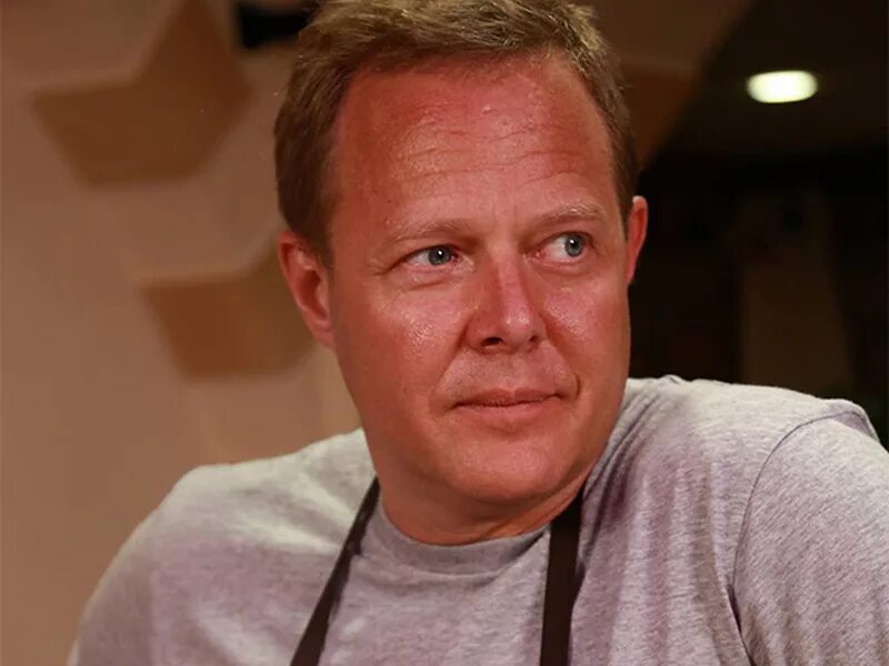 джон уоррен и толкалина. уоррен телеведущий. джон уоррен фото. уоррен телеведущий. уоррен телеведущий.