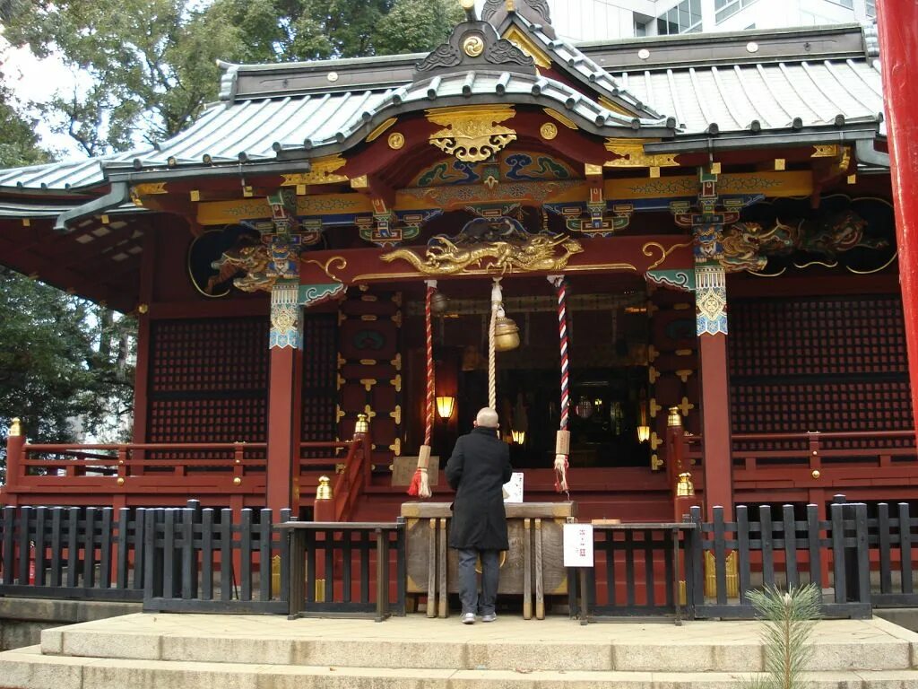 Shrine перевод. Shrine Геншин. Japan Shrine. Колокола Синто. Kusushi Shrine храм.