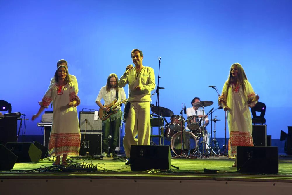 веселин николов и неговите бели зелени и червени. управляющий блюз рок бэнд. многообразие жанров народного песенного искусства. фолк джаз. джаз фолк красноярске.