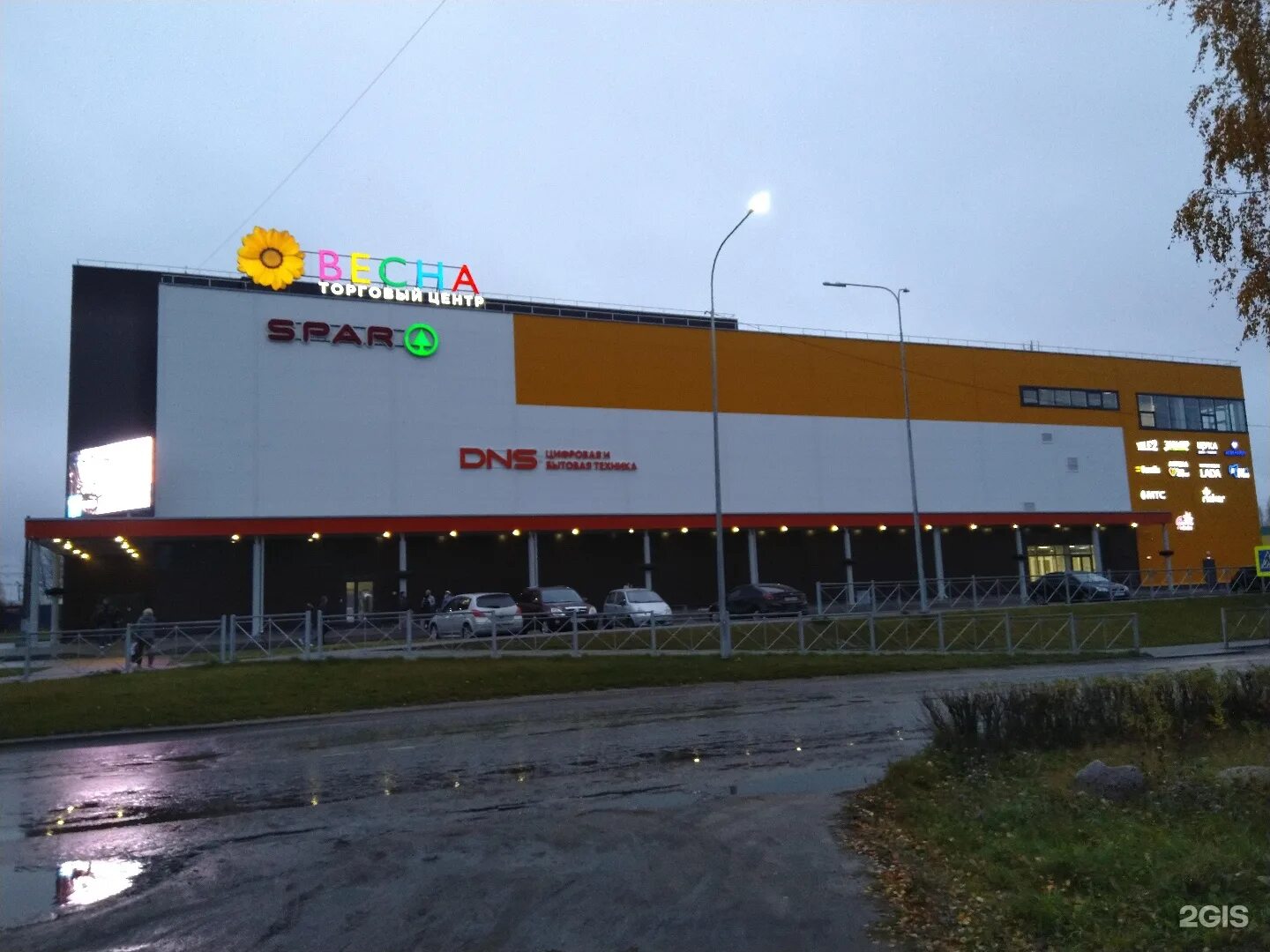 город сегежа магазины. павильоны олония сегежа. торговый центр весна в городе сегежа магазин. г. сегежа.