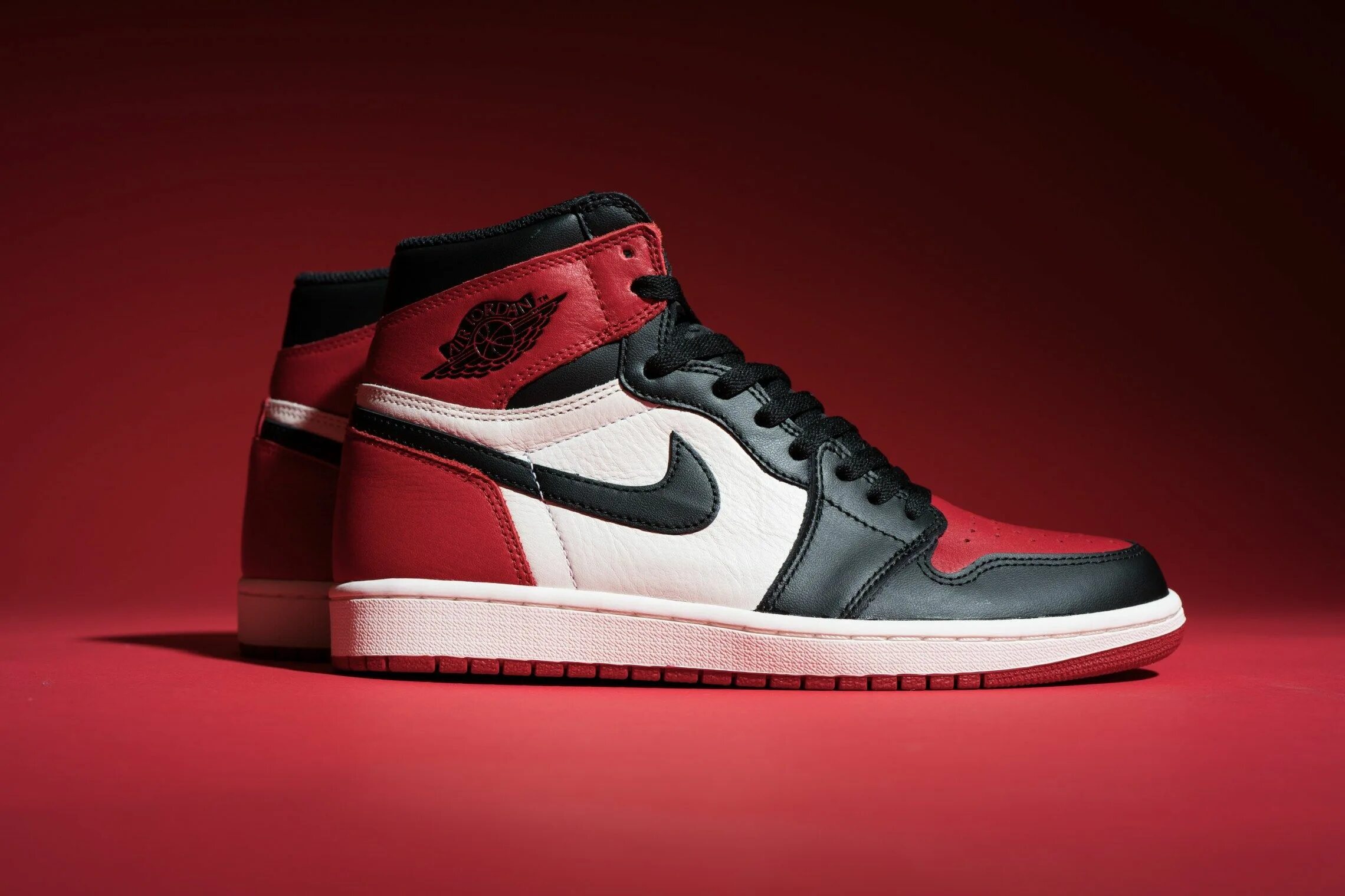 Nike Air Jordan 1 bred. Nike Air Jordan 1 Red. Nike Air Jordan 1 Retro High bred. Nike Air Jordan 1 Mid Red.