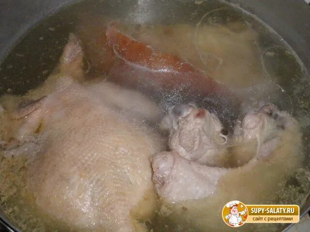 Курицу класть в кипящую или. Курицу класть в кипящую или