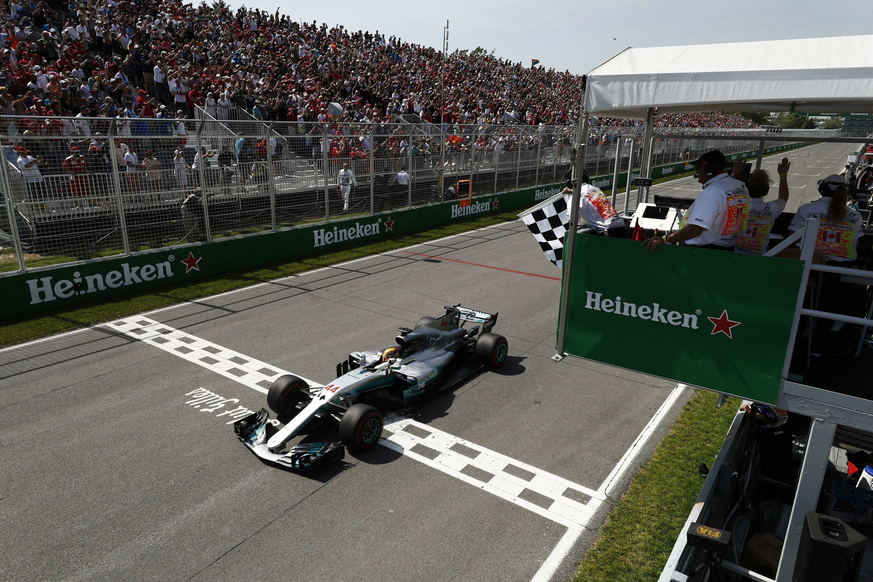 Race over. Canadian GP #f1 трасса. Гран при формула 1 Монреаль. Трасса имени Жиля Вильнева. Гран-при Канады 2007 года.