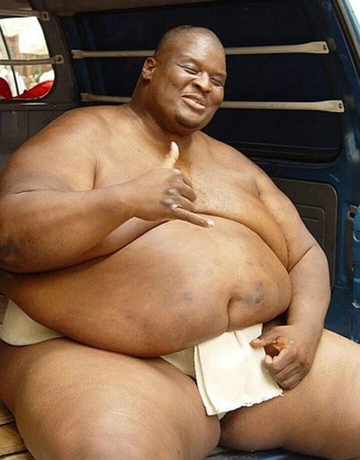 Огромный толстый человек. Ebony guy