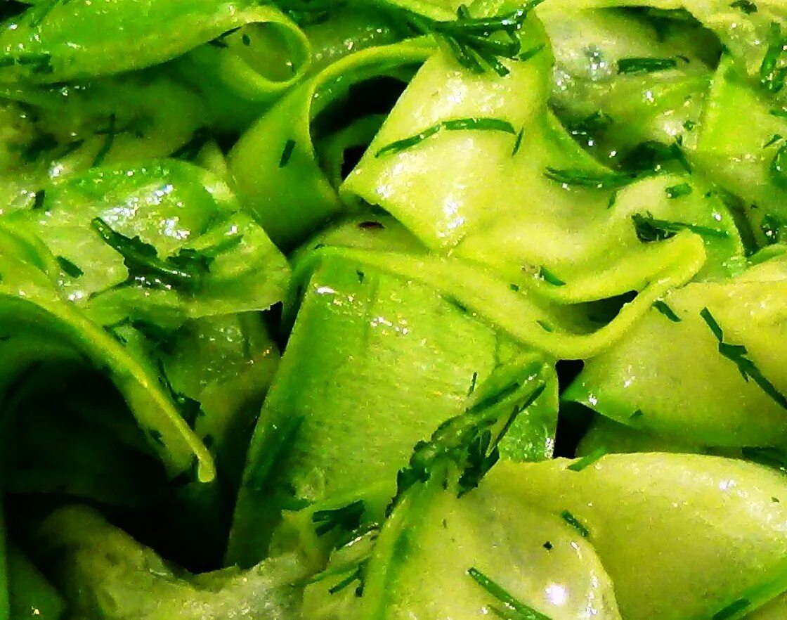 Замаринованные кабачки рецепт. Корейские кабачки. кабачки по корейски. кабачки маринованные по-корейски. кабачки по-корейски быстрого.