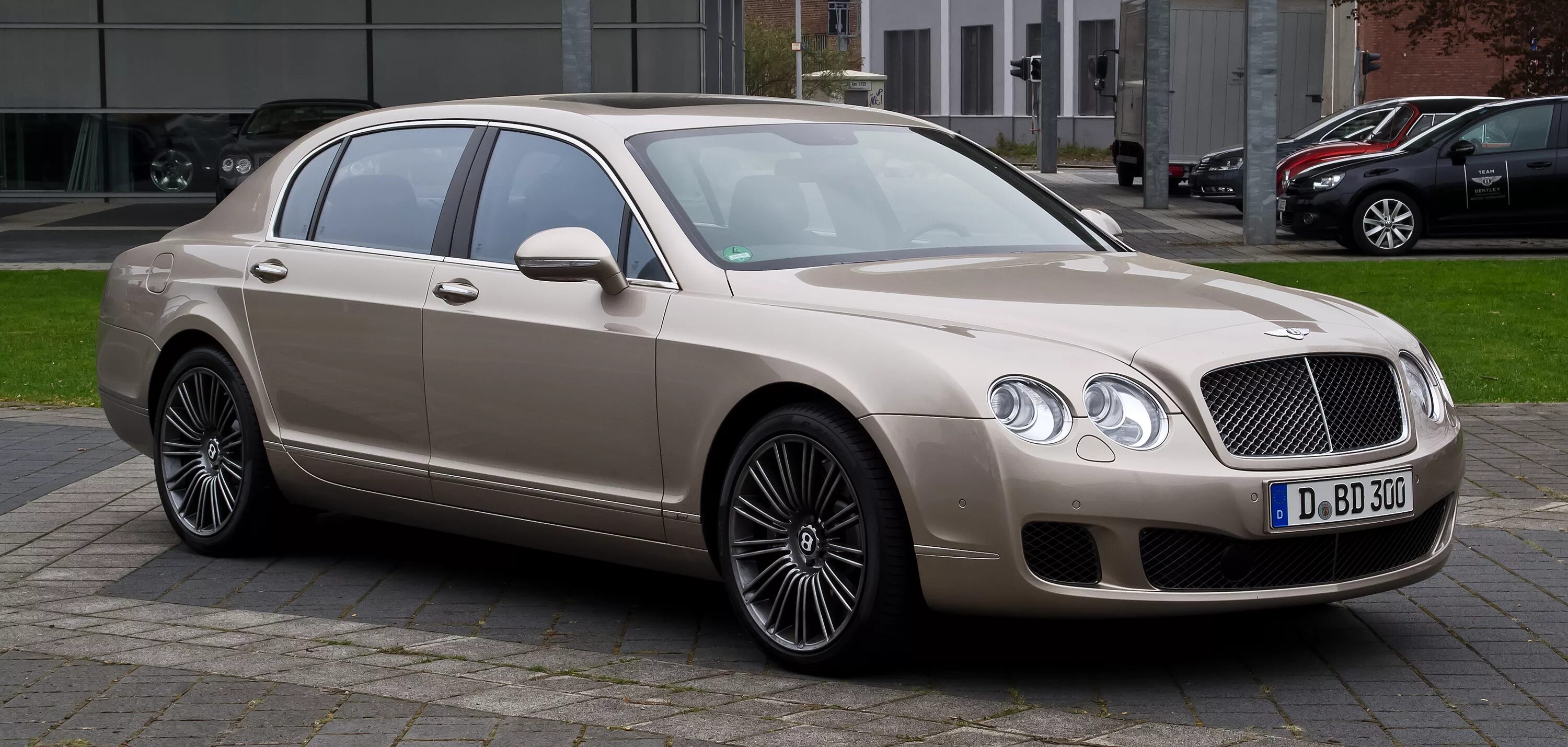 Bentley Continental Flying Spur 2005. Bentley Continental Flying Spur 2005-2012. Bentley Continental Flying Spur 2012. Bentley Flying Spur w12 2021.