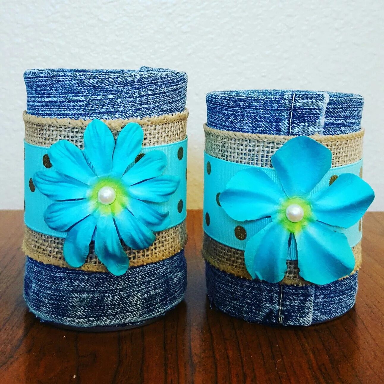 Что можно сделать из под банки энергетика. Поделки из банок от детского питания жестяных для сада и огорода. Поделки из банок из-под ревивор. Поделки из банок от цикория. Поделки из банок и носок