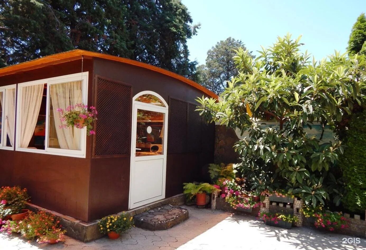 Адлер переулок чкалова. Гостевой дом регион 86 адлер. Снять студию в адлере на длительный срок. Адлер улица чкалова. Гостевой дом 86 адлер.