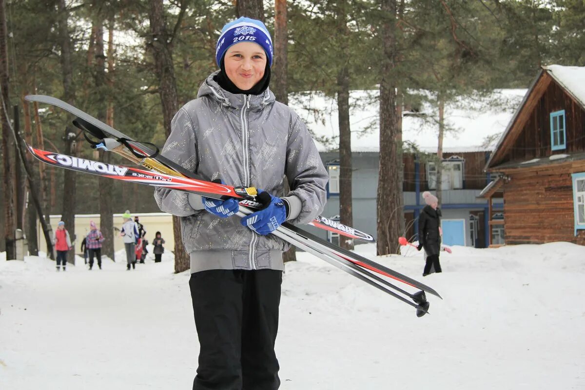 Лыжи напрокат Кемерово. На лыжах Кемерово. Калуга Бор лыжи напрокат. Лыжный прокат. Взять лыжи в прокат