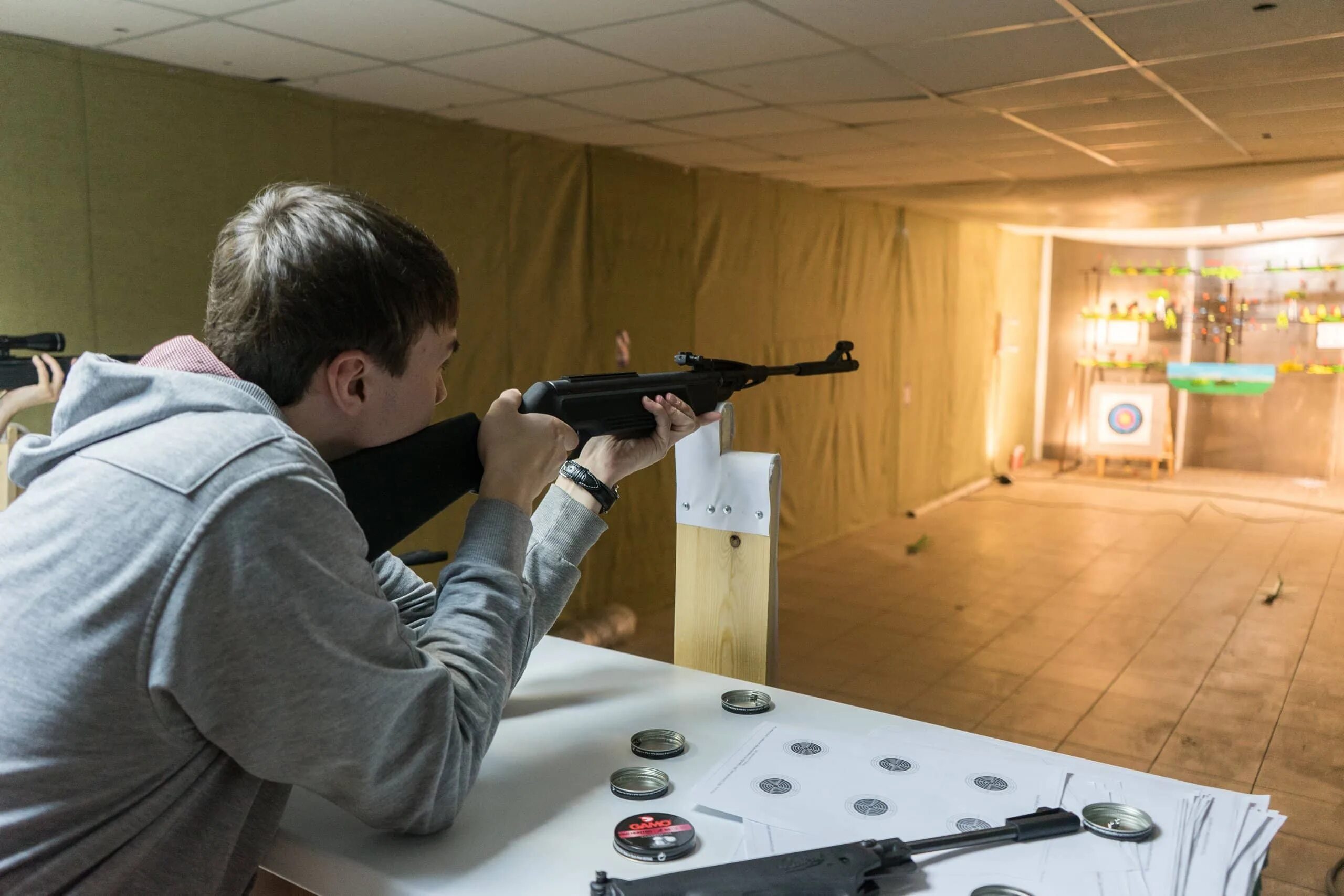 Тир на юге. Винтовка для тира воздушка. Снайперская винтовка тир. Ружье для тира воздушка. Пневматический тир.