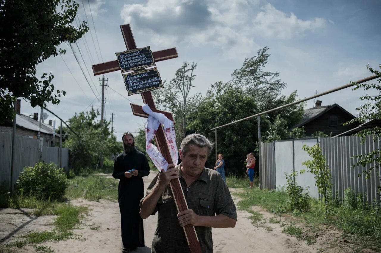 1 июля 2014 г. Станица Луганская 2 июля 2014. Станица Луганская 2014 авианалет. 2 Июля станица Луганская.