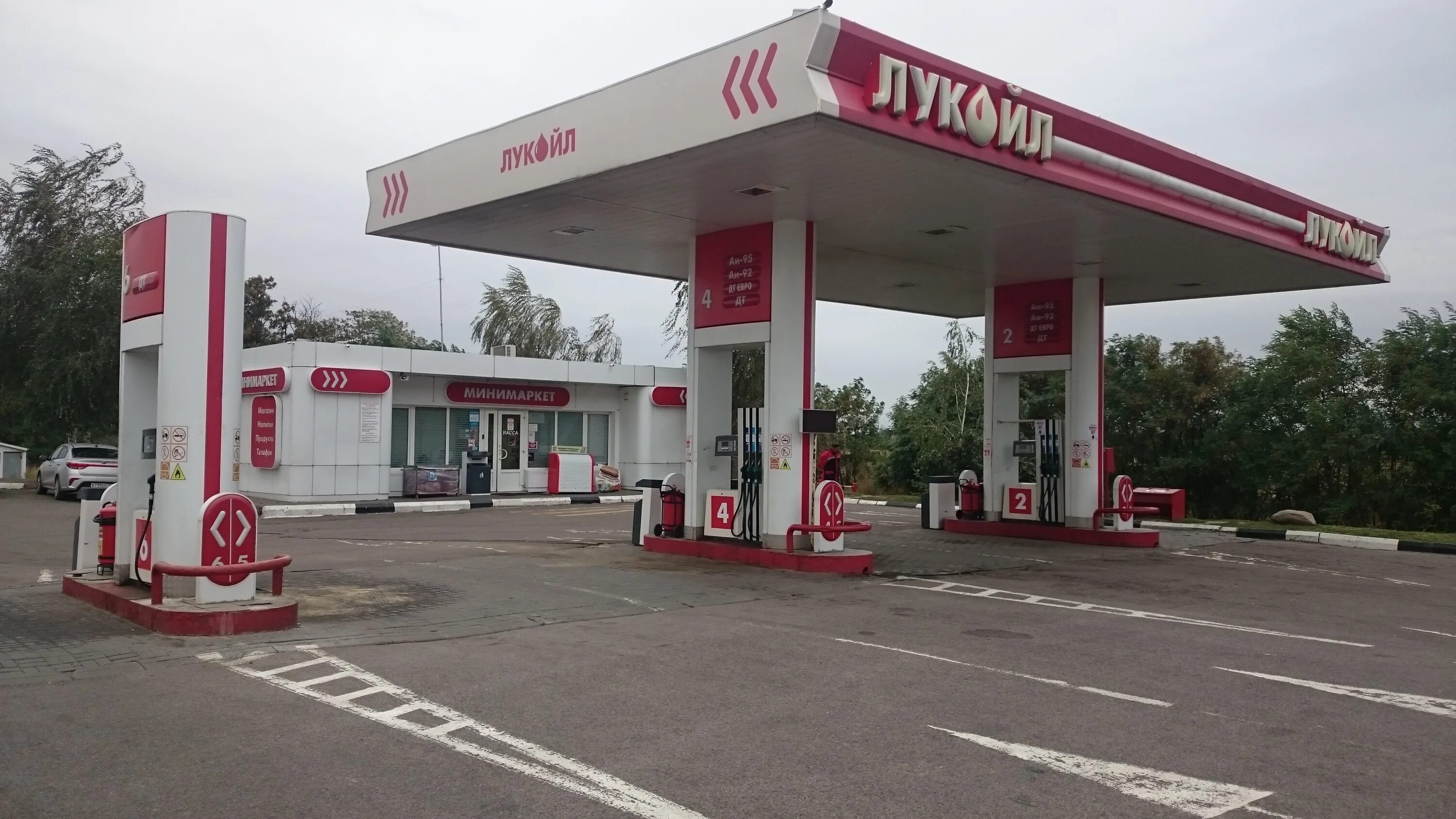 азс лукойл новый формат. азс лукойл. навес азс lukoil 3d. ближайшая автозаправка. установить азс лукойл.