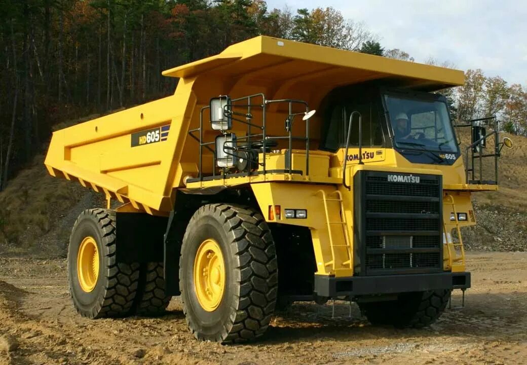 Lgmg rt136. Карьерный самосвал 90 тонн. Карьерный самосвал komatsu 200 тонн. Карьерный самосвал 90 тонн. Самосвал комацу 785.