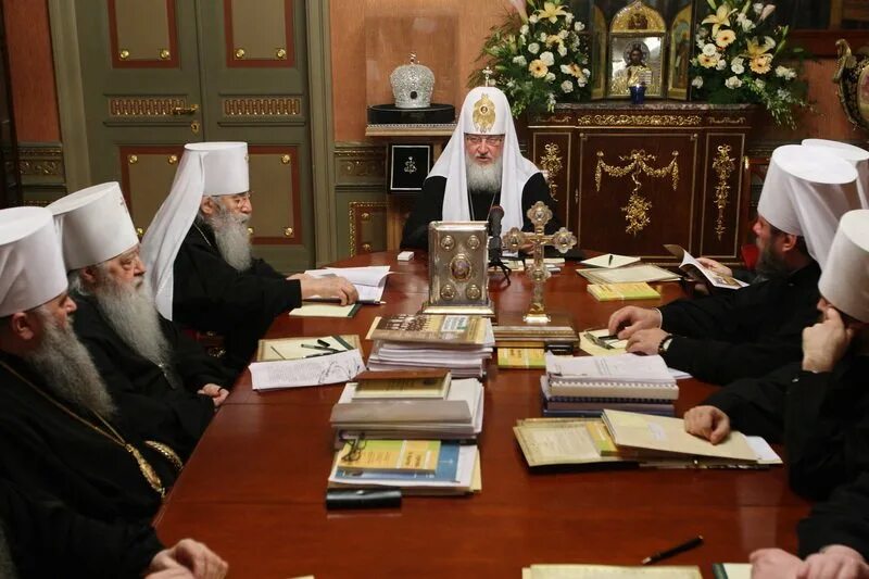 Синод рпц декабрь 2025 года. Священный синод русской православной церкви. заседание священного синода 1990. весеннее заседание архиерейского синода рпцз 2002. священный синод рпц 1992.