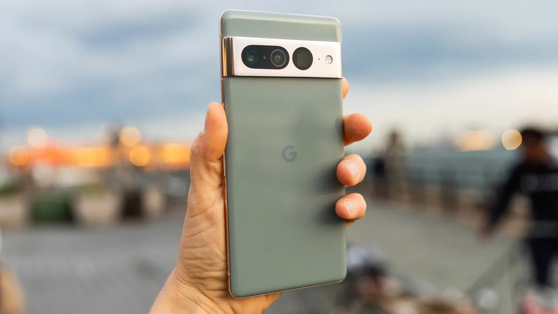 Google pixel 6 и 7. Google pixel 7 pro зеленый. Google pixel 7 когда вышел. Pixel 7 и pixel 7 pro. Google pixel 7 pro 512gb.