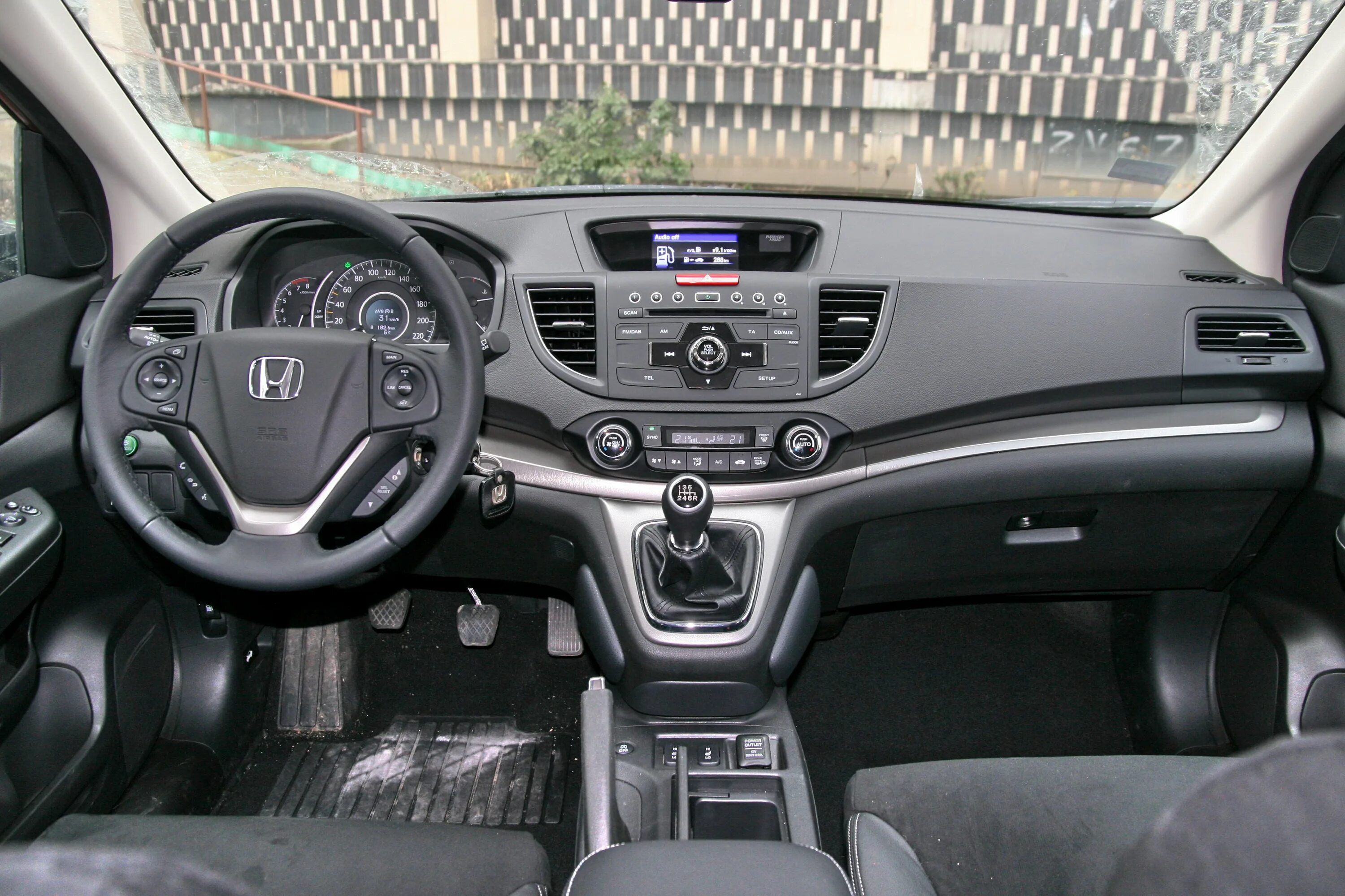 Хонда црв салон. Honda crv 4 поколение. хонда срв 4 салон. хонда црв 2013 салон. honda crv 2014 салон.
