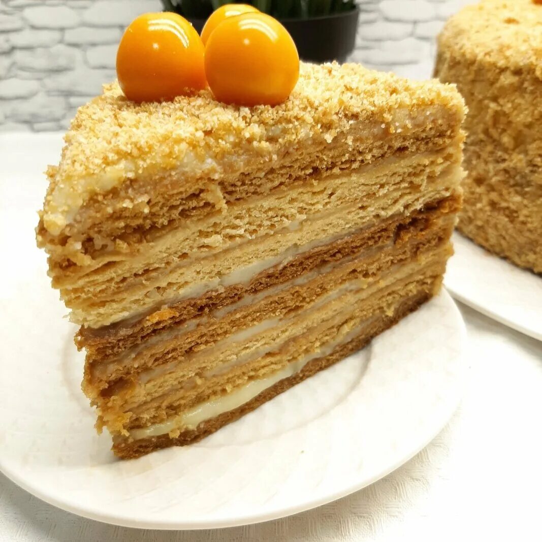 какой крем сделать для медовика. наполеон, прага, медовик. медовый торт со сгущенкой. какой крем сделать для медовика. украшение медового торта.