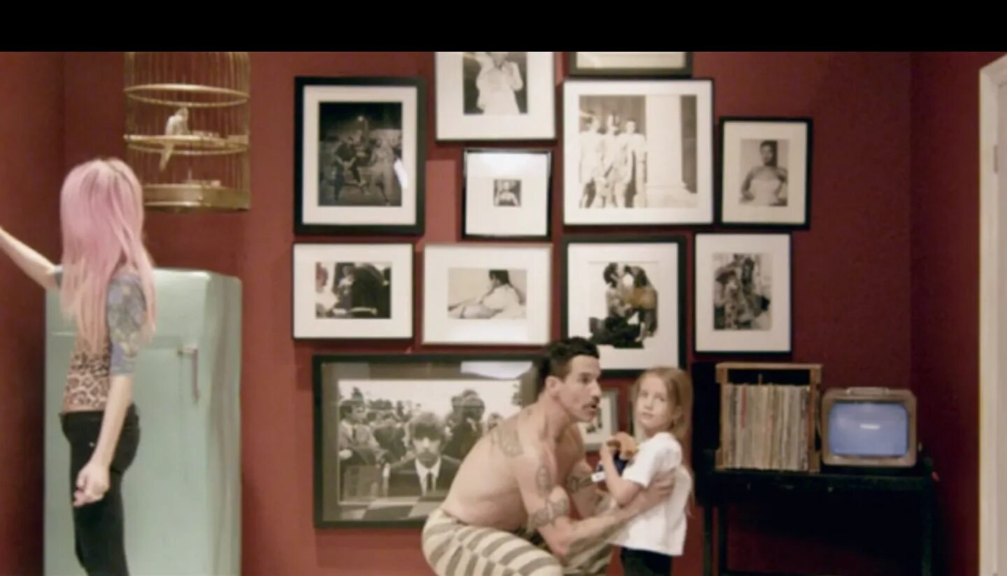 Look around love. Don't look без фона. Best life quotes. Look around love. девушка в лесу.