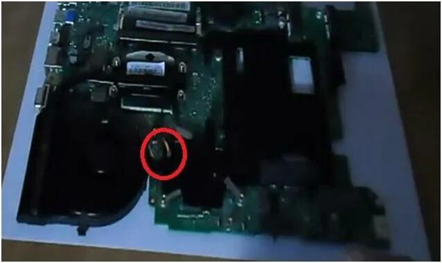 Полный разбор ноутбука Lenovo v580c , чистка от пыли + замена термопасты. Работа