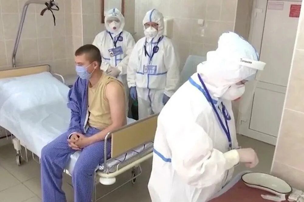 Врач и больной. Человека выписывают из больницы. Тума. Современные ученые в реанимации. Кащенко больница психиатрическая больница.