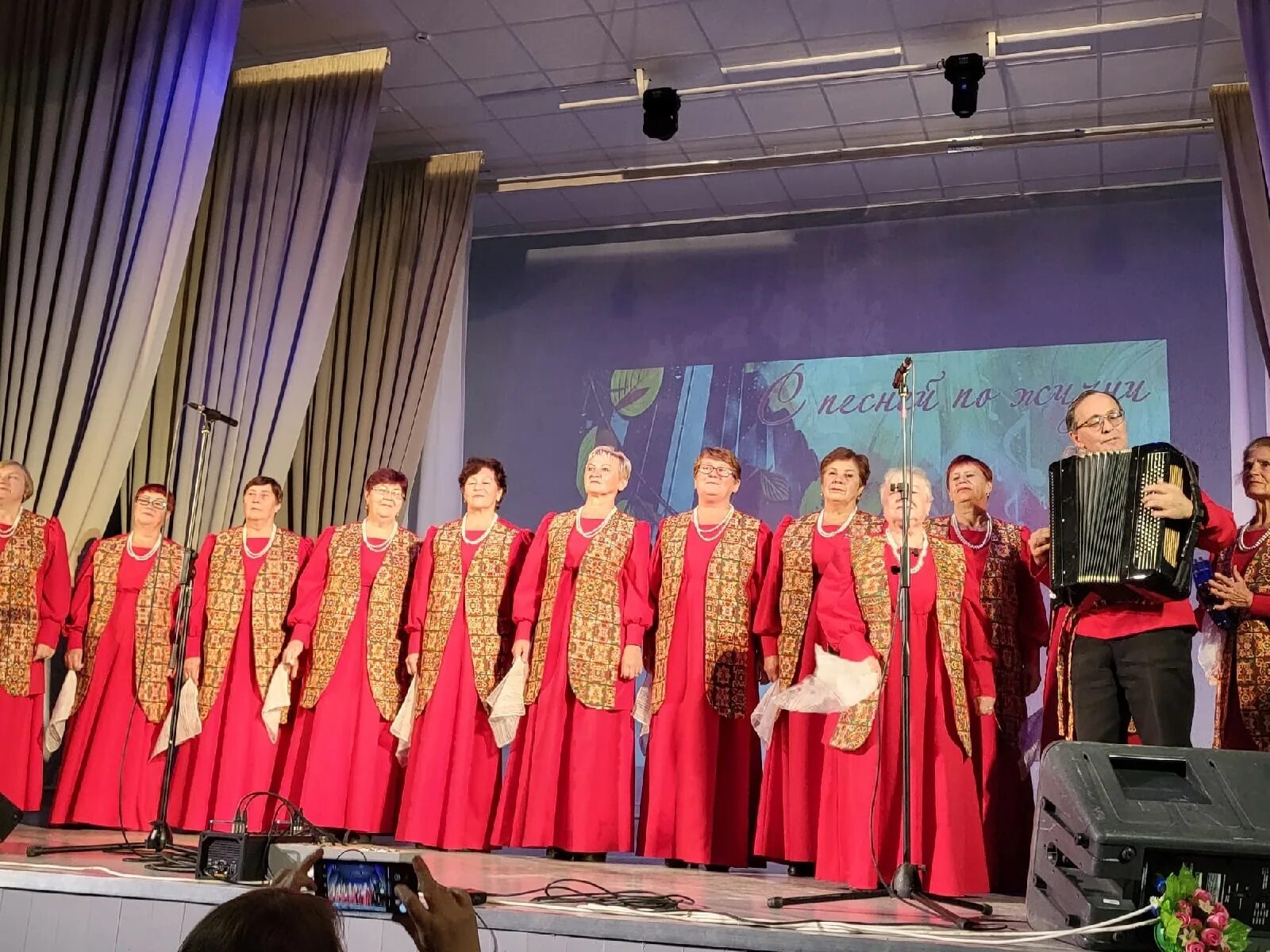 Детский церковный хор. Хор. Студенческий хор брюки платье. Конкурсы фестивали хоровых коллективов. Vii открытый городской фестиваль-конкурс «уральское многоголосие».