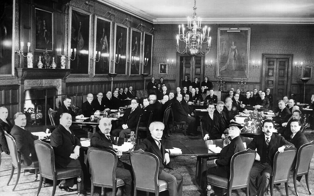 Лондонская конференция 1945. Конференция юнеско 1974. Три лидера на потсдамской конференции. Юнеско конференция 1945. Берлинская конференция 1945.