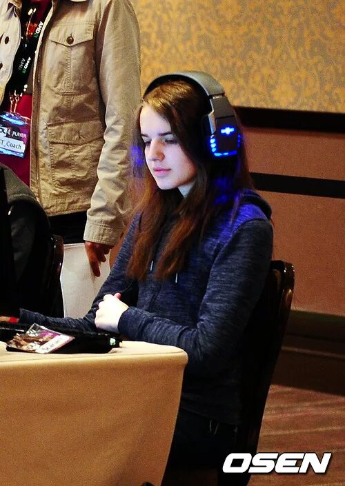 саша «scarlett» хостин. скарлет киберспортсменка. хостин. скарлетт старкрафт 2. Scarlett sc2.