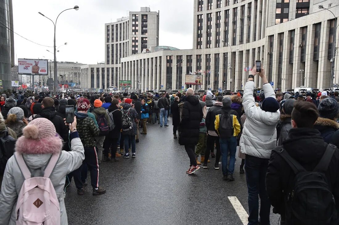 Маленький митинг. Митинги в России за Свободный интернет. Свободный интернет митинг. Митинг администрация Орловской области. Интернет митинги