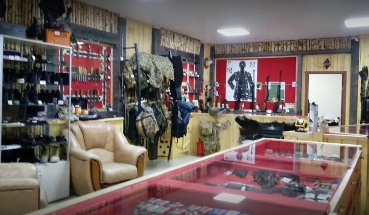Рыболовные витрины. Магазин егерь в торезе. Магазин моя охота. Губкин магазин охотник. Магазин охота и рыбалка.
