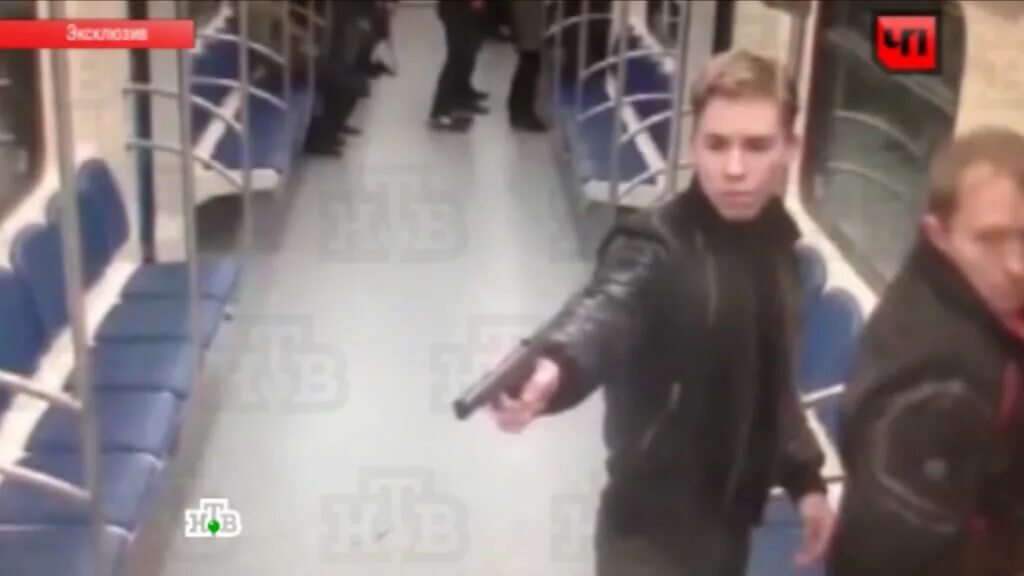 Можно ли в метро с пистолетом. Избили в Московском метро. Расстрел в Московском метро. Дагестанцы избили мужчину в метро.