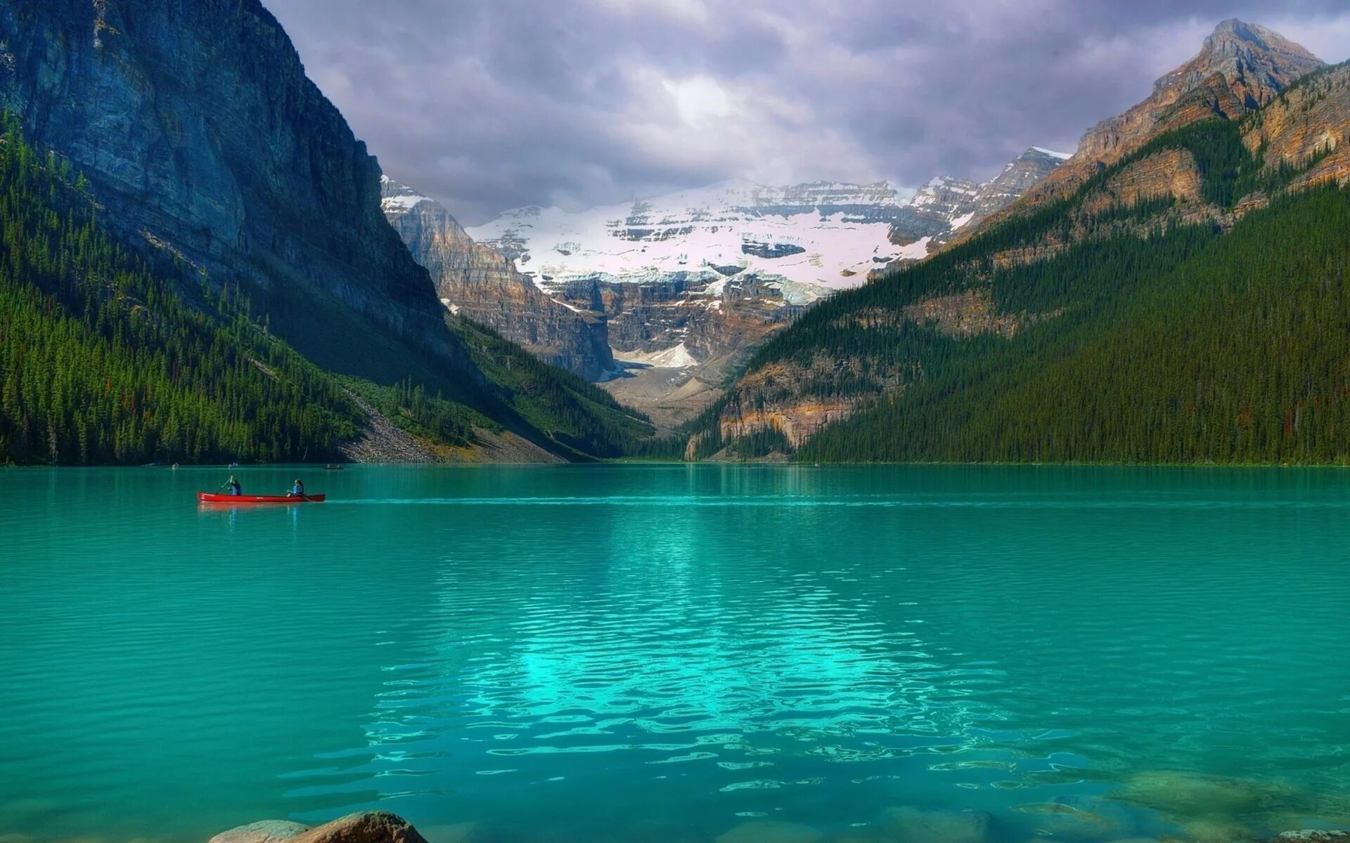 Canada lakes. Озеро Эмеральд Канада. Озеро Луиз Банф Канада. Озеро Луиз Изумрудное озеро.