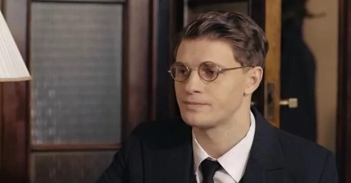 эйнштейн фильм дмитрий певцов. эйнштейн теория любви. фильм эйнштейн теория любви. кадры из эйнштейн. эйнштейн теория любви сериал с 2013.