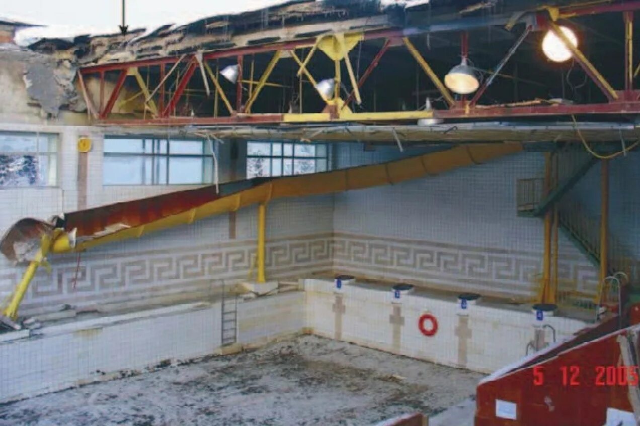 Раздевалка в бассейне частного дома. Гбоу школа 1387 бассейн москва. Проект бассейна 50 метров. Трансвааль парк крыша. Бассейн жемчужина крымск.