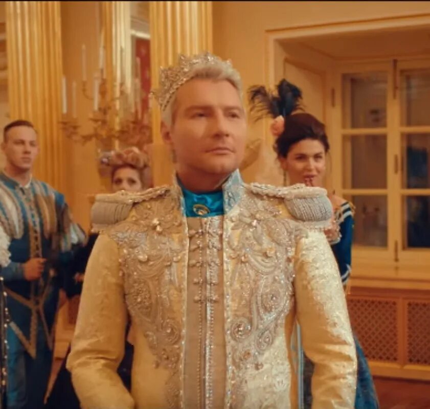 Басков 2. Басков два венца на карете кто снимался в клипе. Два венца на карете. Басков карета. Басков на лошади.