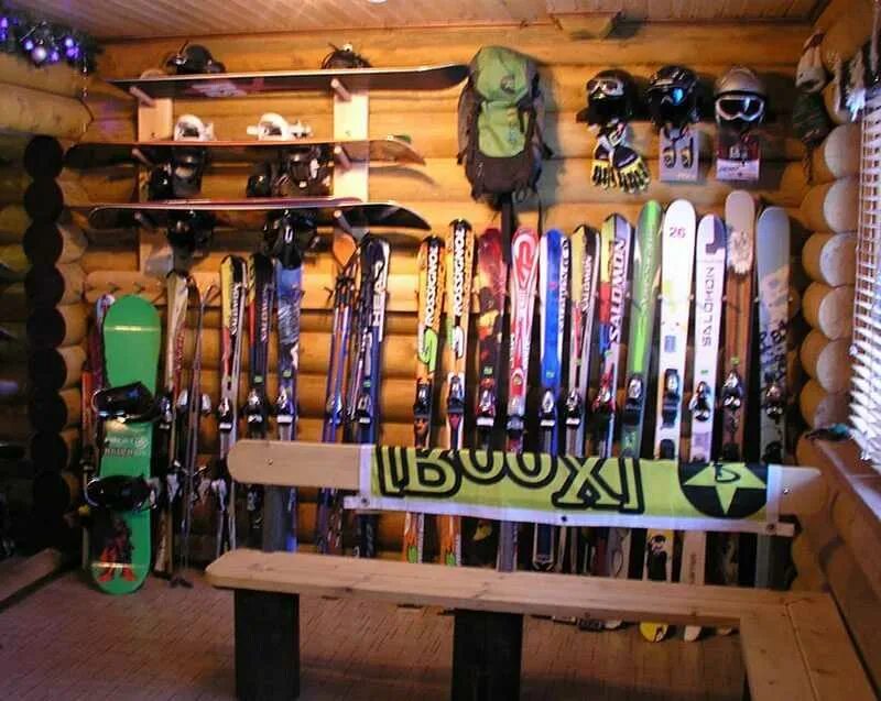 Прокат лыж стоимость. Оборудование для горных лыж. Прокатная лыж. Лыжи напрокат. Прокатные сноуборды.
