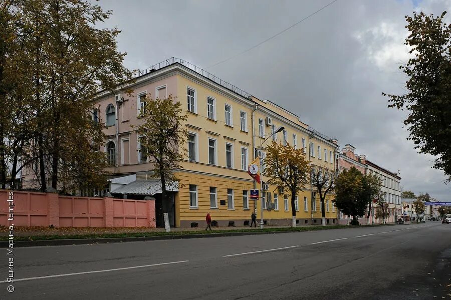 Бывшая мужская гимназия. Мужская гимназия Великий Новгород. Великий Новгород, большая Московская ул., 13/2. Александровская мужская гимназия Великий Новгород.