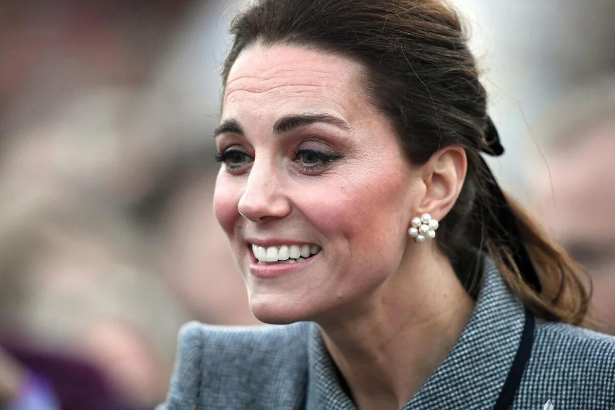 Kate middleton cancer. Кейт Миддлтон. Кейт Миддлтон 2020 постарела. Кейт Миддлтон постарела фото. Кейт Миддлтон постарела.