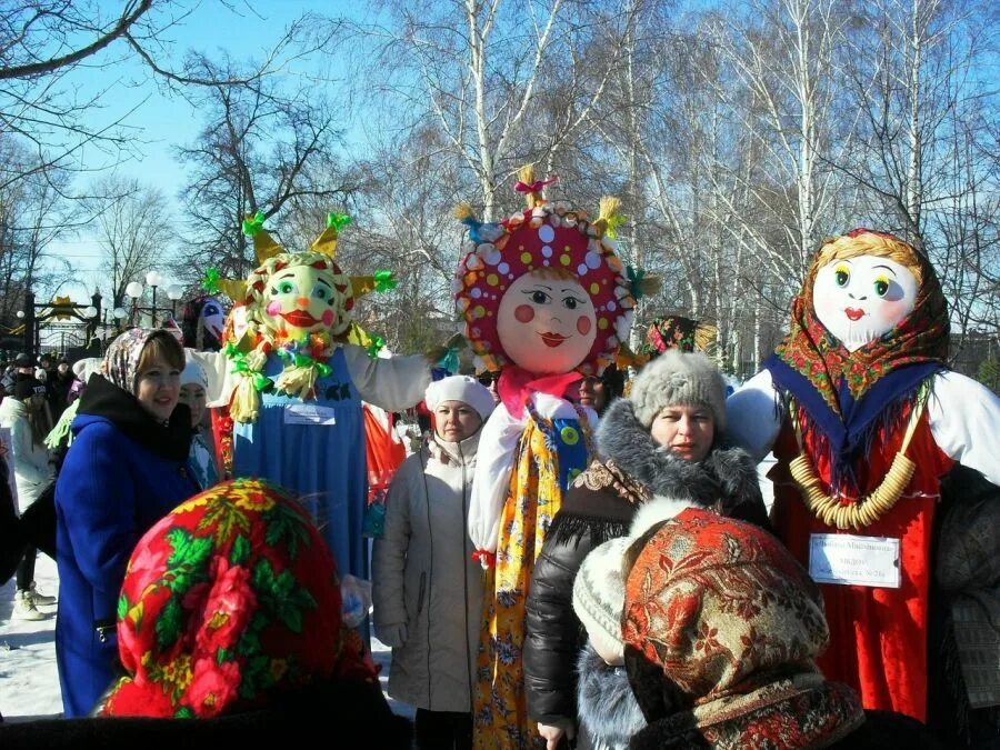 Украшение зала на Масленицу. Птицы на Масленицу. Поделки на Масленицу своими руками. Подворье на Масленицу.