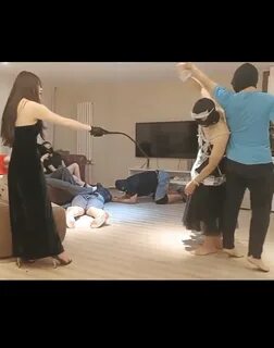 Göttin Chulian und ihre heißen Freundinnen haben Spaß daran, eine Gruppe er...