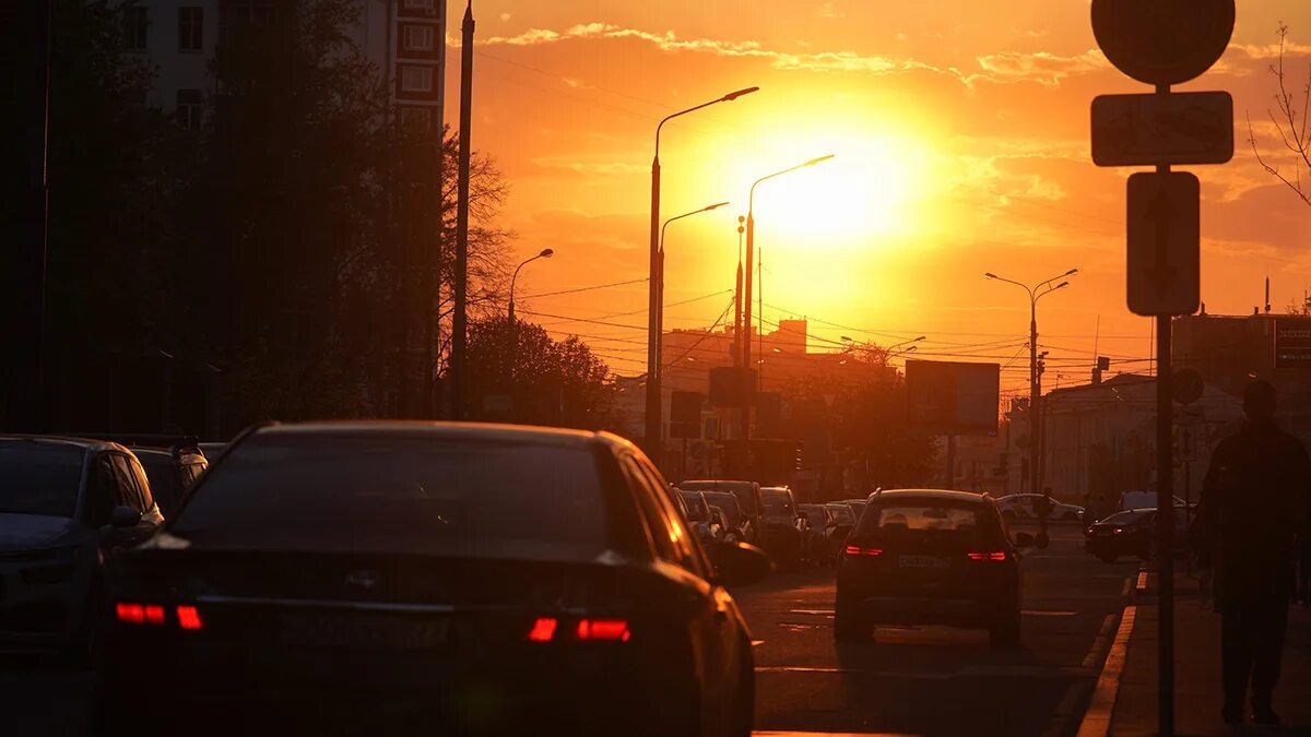 Вечер 25 3 24. Улица вечером. Москва дорога. МКАД. Дорога вечером фото.