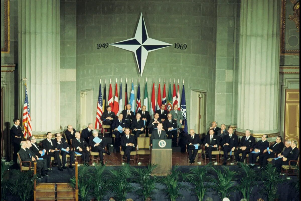 Образование НАТО 1949. Блок НАТО 1949. NATO (North Atlantic Treaty Organization) - Североатлантический военный Альянс (НАТО).. НАТО 1989 год.