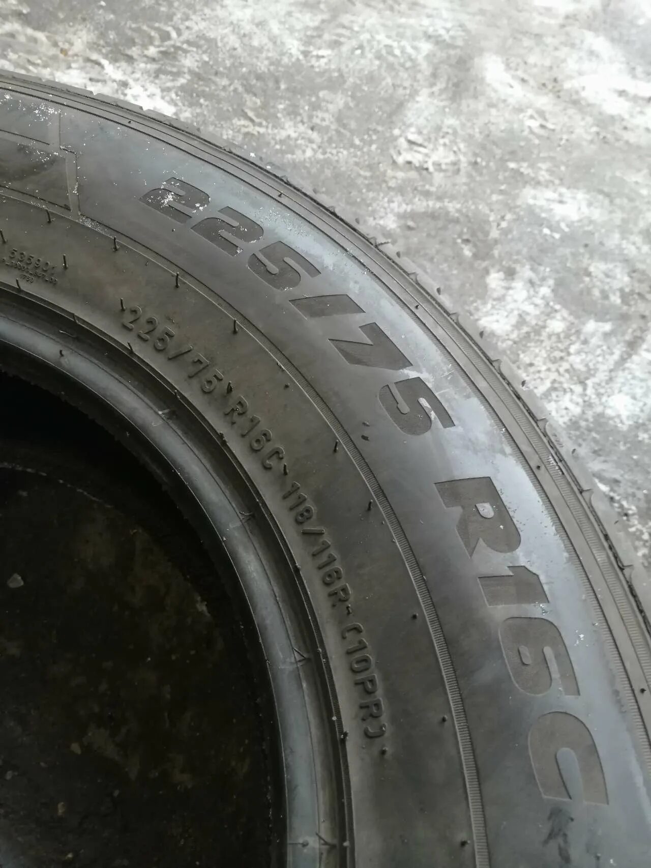 225 75 16 лето. Pirelli Carrier 225/75 r16c. Pirelli 225/75/17=5. Пирелли карьер 185 70 15. Резина 225 75 16 на шеиве.