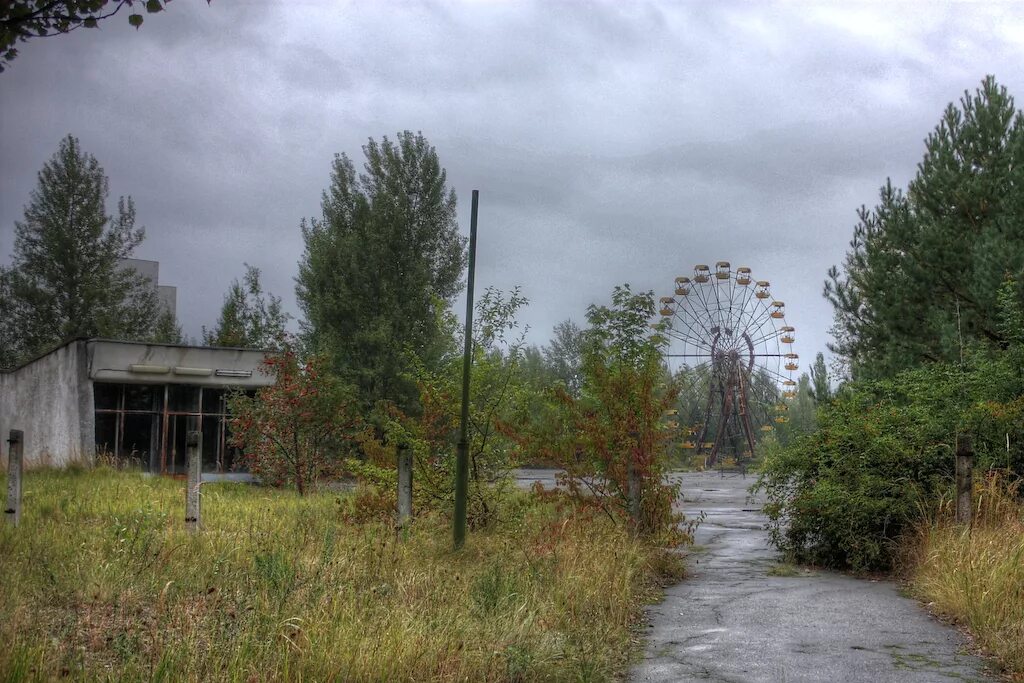 Chernobyl zone. Припять Чернобыль ЧАЭС зона отчуждения. Зона отчуждения город Припять. Чернобыль зона отчуждения город Припять. Чернобыль зона город Припять.