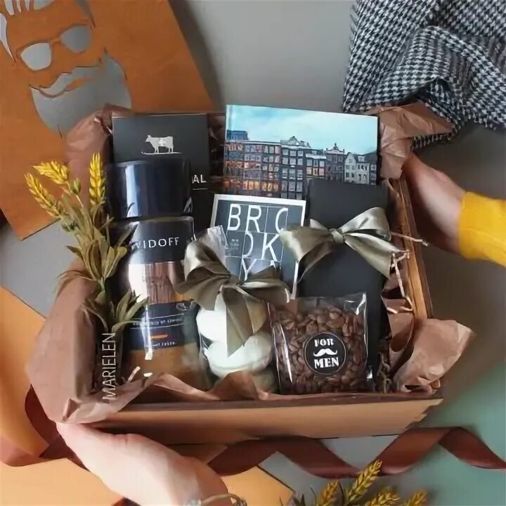 Подарок термокружка в коробке. Подарок директору женщине. Что подарить куратору мужчине. Мужской набор. Что подарить куратору мужчине.