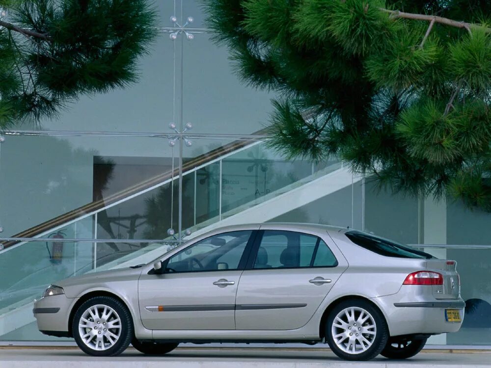 Рено лагуна 2 лифтбек. Рено лагуна 2 лифтбек. Renault laguna 2002 хэтчбек. Лагуна 2 лифтбек. Рено лагуна 2 хэтчбек.