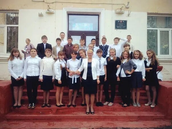 Выпускной 2010. 45 школа сургут. Моу вольновская школа. Школа 69 красноярск фото. Школа 69 выпускники.