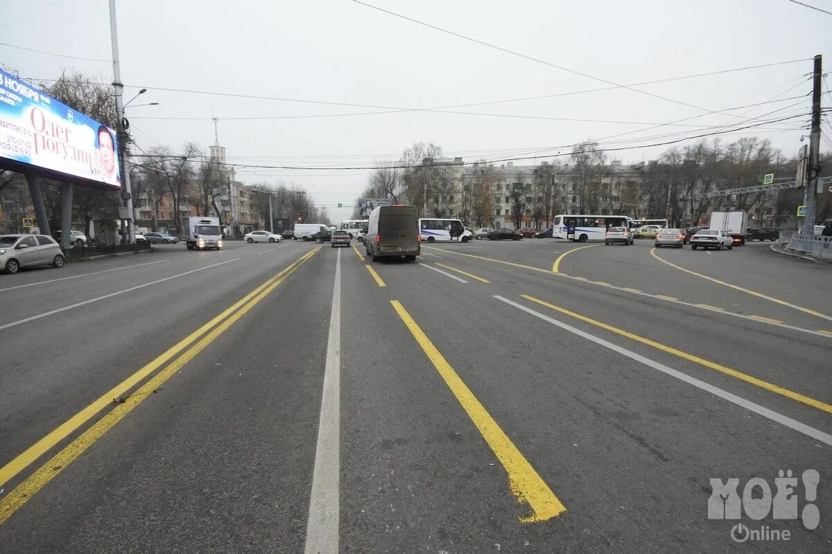 Перекресток проспект труда и московский проспект. Выделенная полоса. Рабочий проспект воронеж. Московский проспект воронеж. Камеры на московском проспекте воронеж.