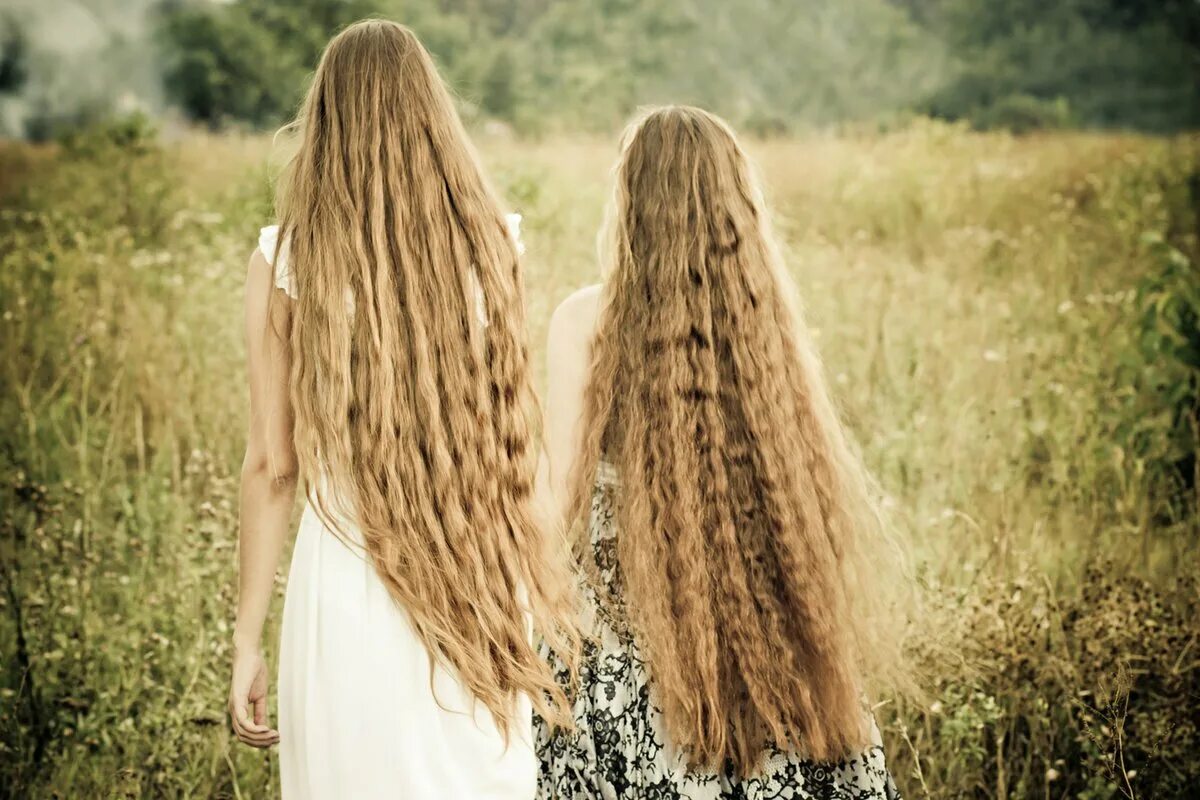 К чему снится красивые длинные. Длинные волосы. Девочка с длинными волосами. Очень длинные волосы. Девочка сдлинами волосами.