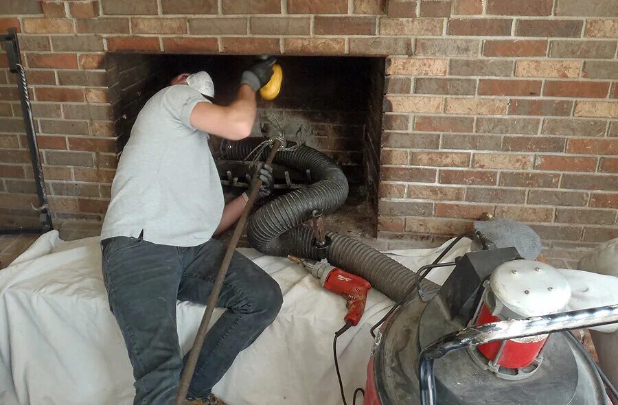 прочистка печи. чистка дымохода печи. чистка дымохода печи. очистка печи от сажи. чистка дымохода печи.